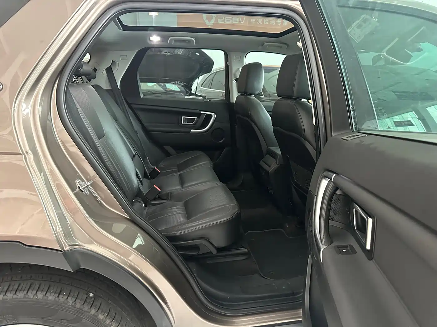 Land Rover Discovery Sport 2017 2.0T HSE фото 8