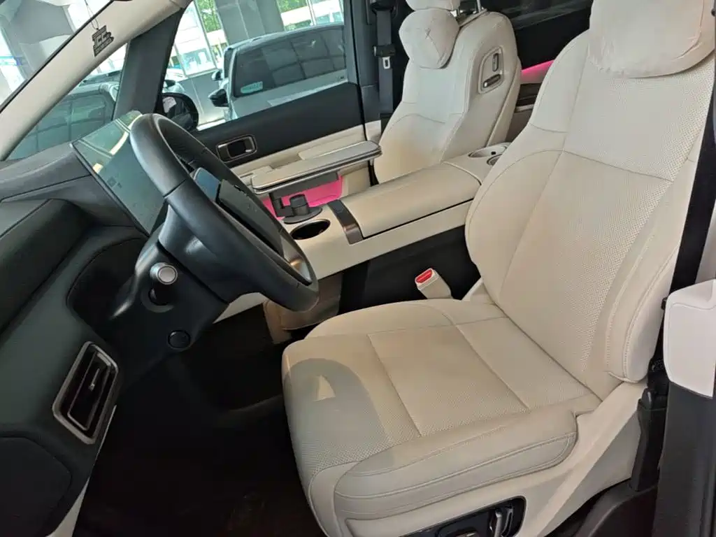 Li Auto MEGA 2025 2025 Model Home Family Special Edition