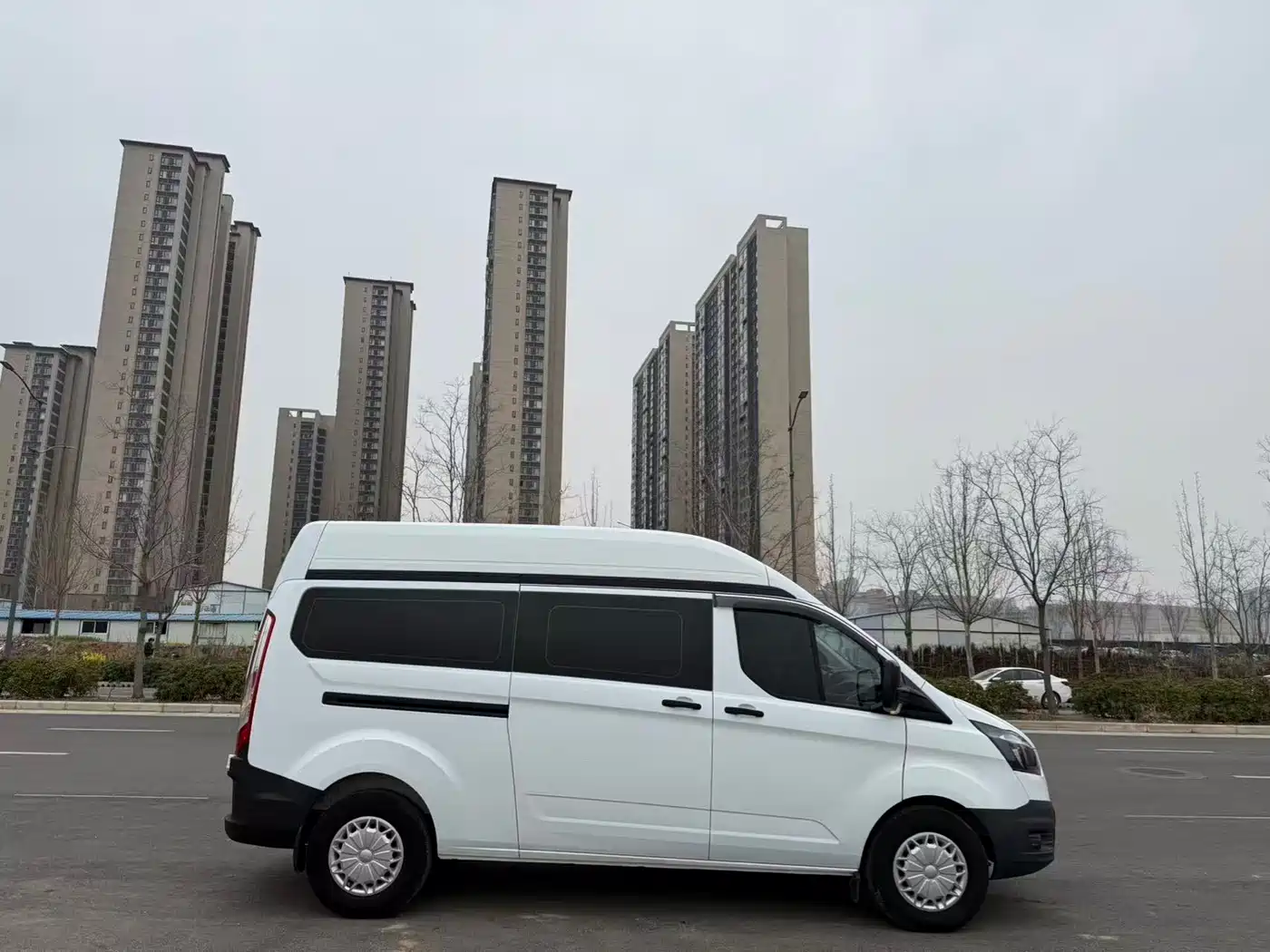 SAIC Maxus Xintu V80 2019 Model 2.5T Classic 6-speed manual Aoyuntong long wheelbase medium roof 7-seater фото 3