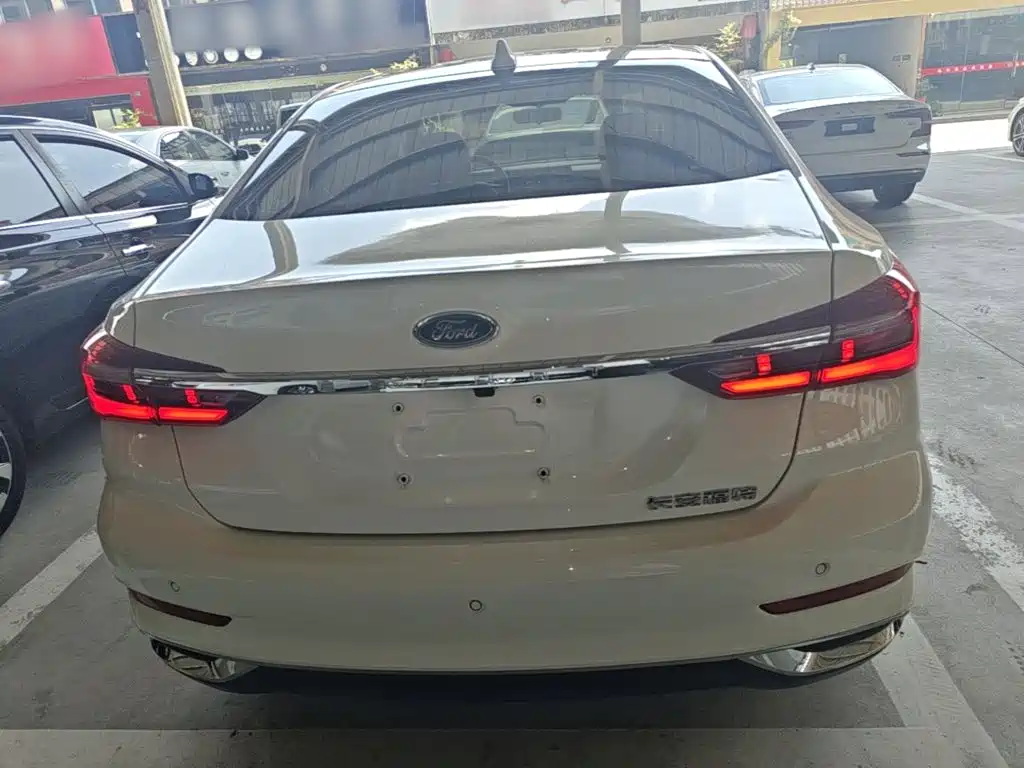 Ford Escort 2022 2021 1.5L Automatic Diamond Edition