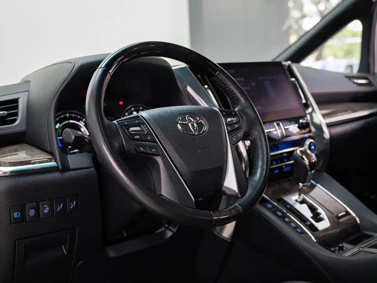 Toyota Alphard 2021 Hybrid 2.5L Premium фото 10