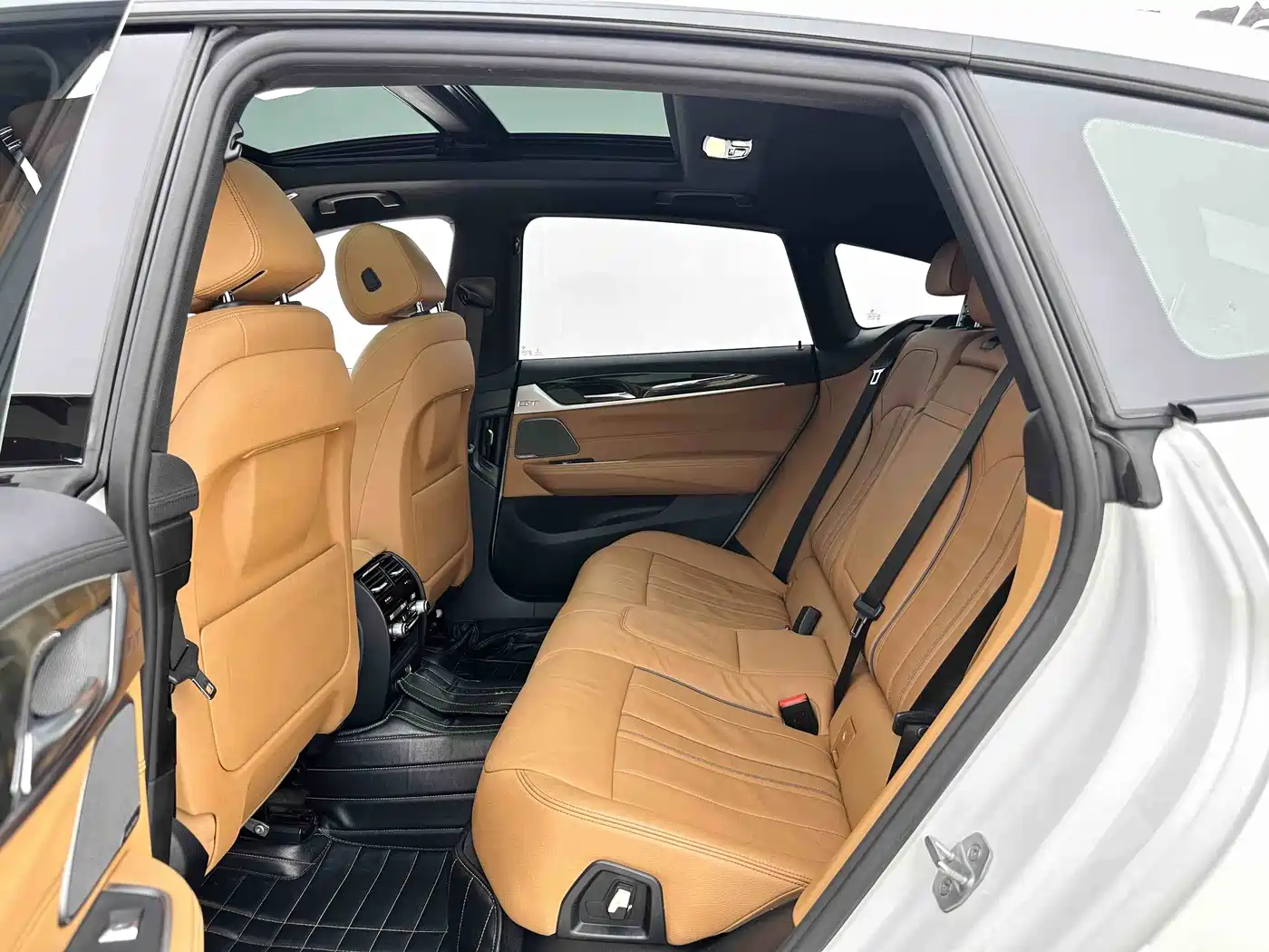 BMW 6 Series GT 2019 630i M Sport Package фото 6