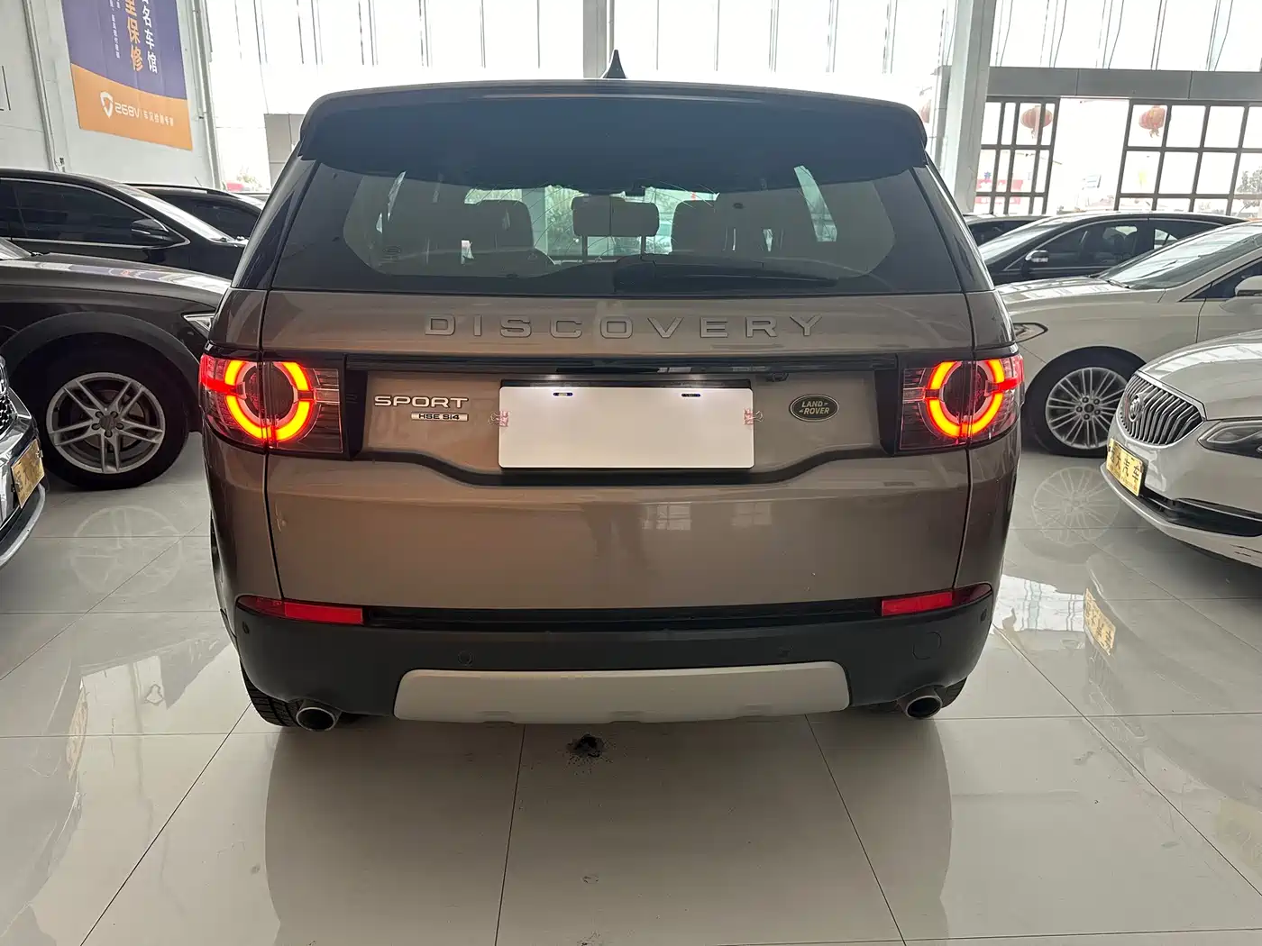 Land Rover Discovery Sport 2017 2.0T HSE фото 5
