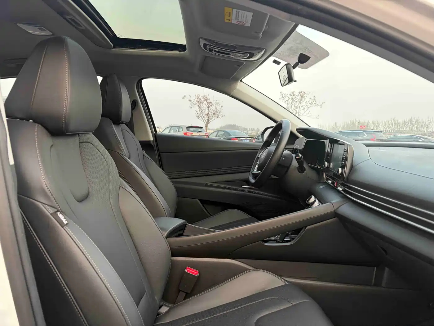 Hyundai Elantra 2023 1.5L CVT GLX Elite Edition фото 6