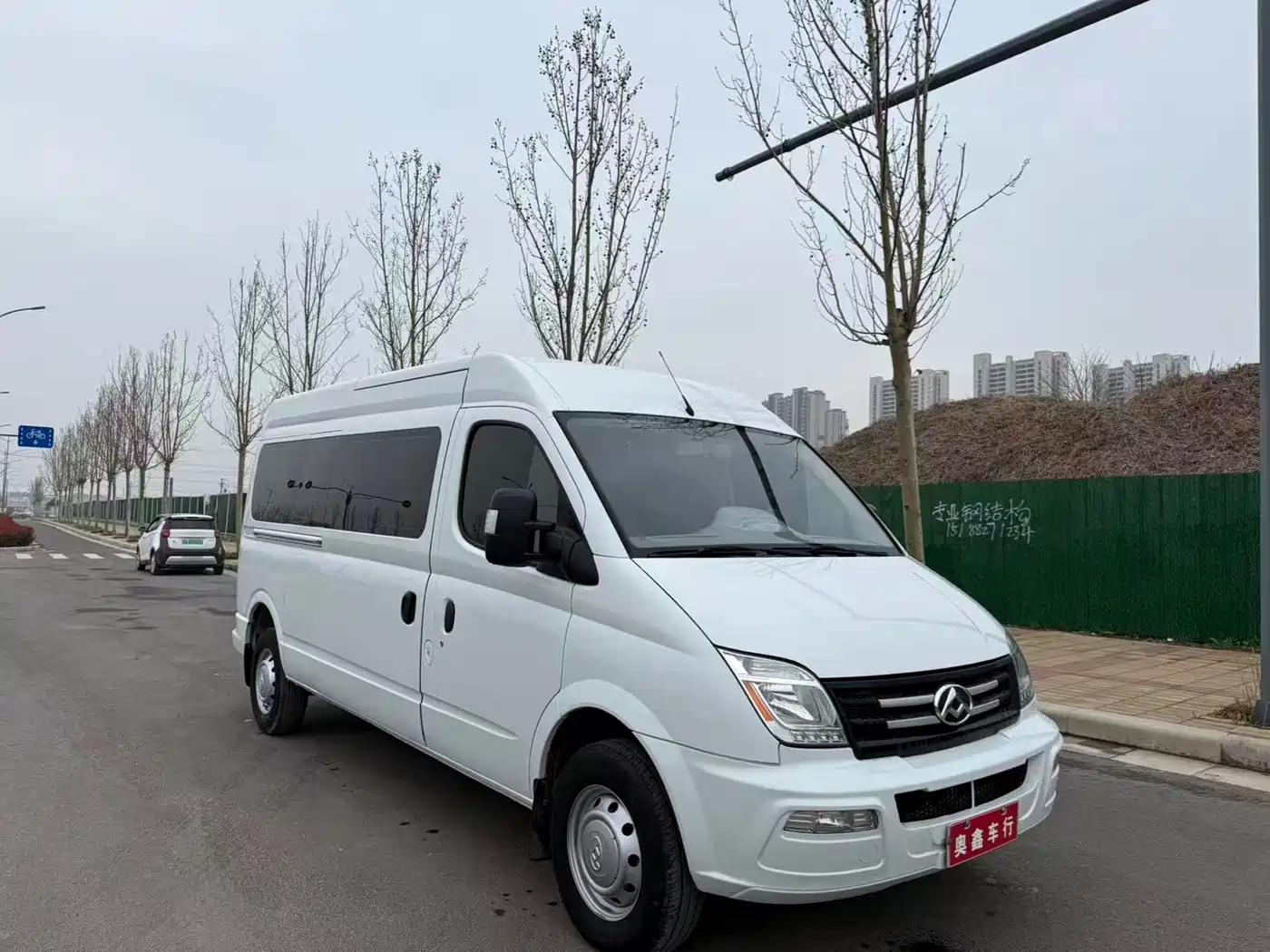 SAIC Maxus Xintu V80 2019 Model 2.5T Classic 6-speed manual Aoyuntong long wheelbase medium roof 7-seater фото 4