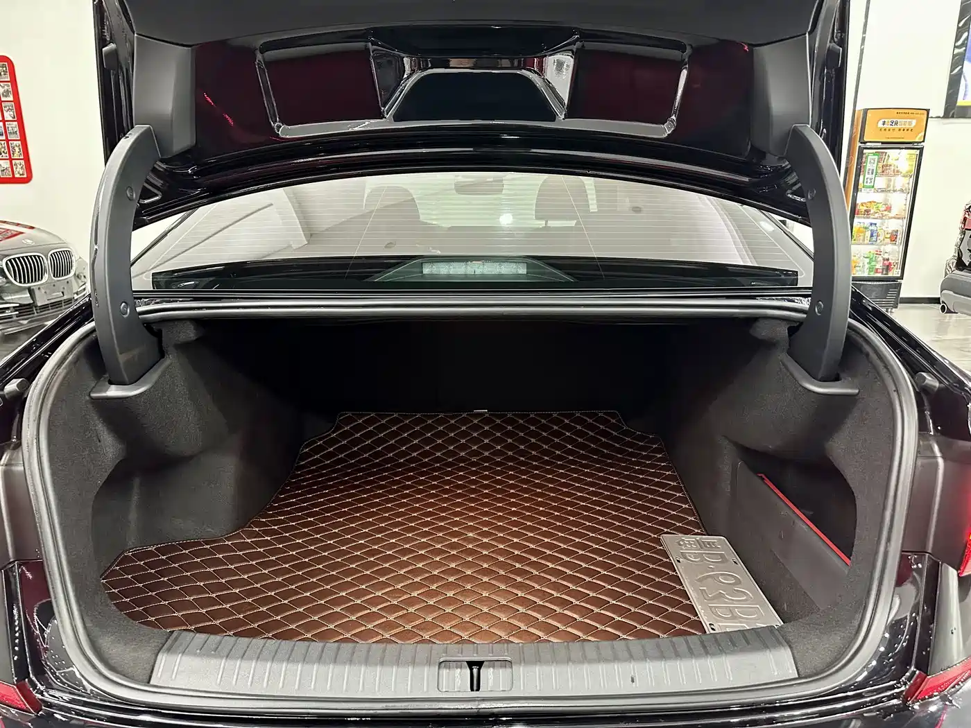 Volkswagen Passat 2023 330TSI Elite Edition фото 7