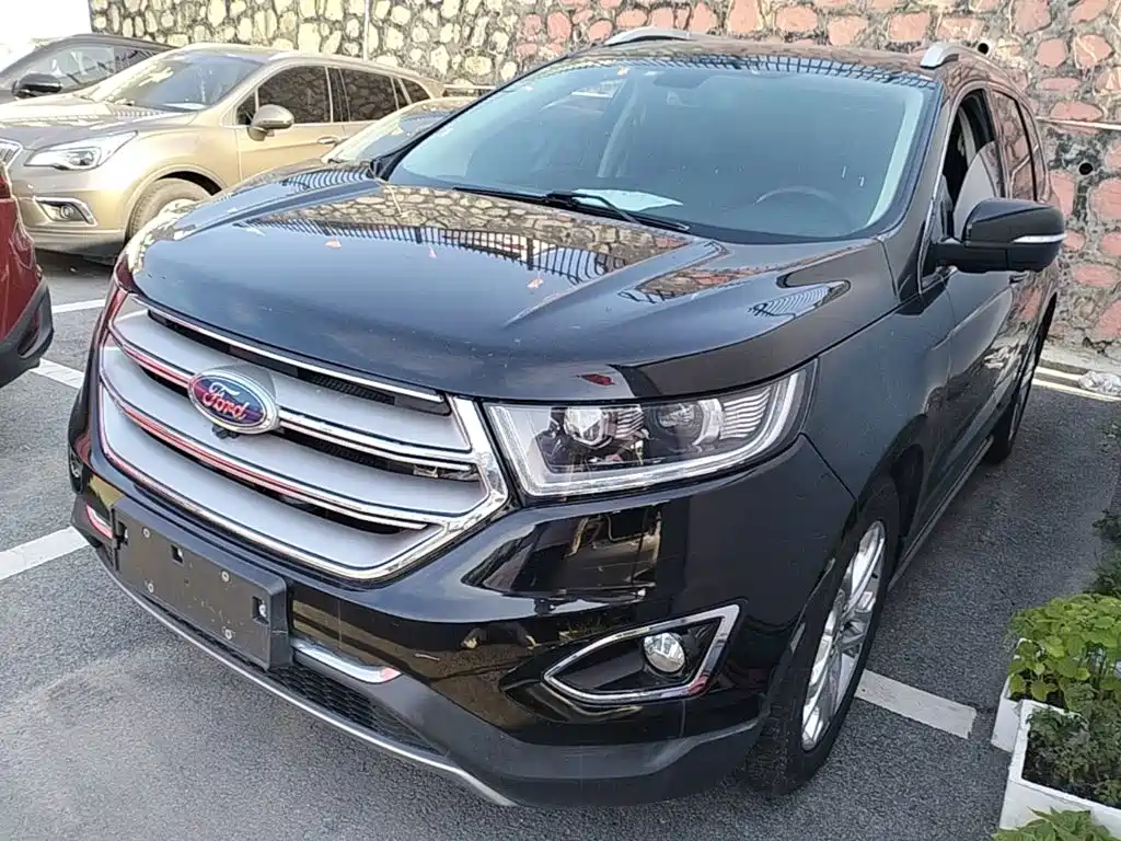 Фото 2 - Ford Edge