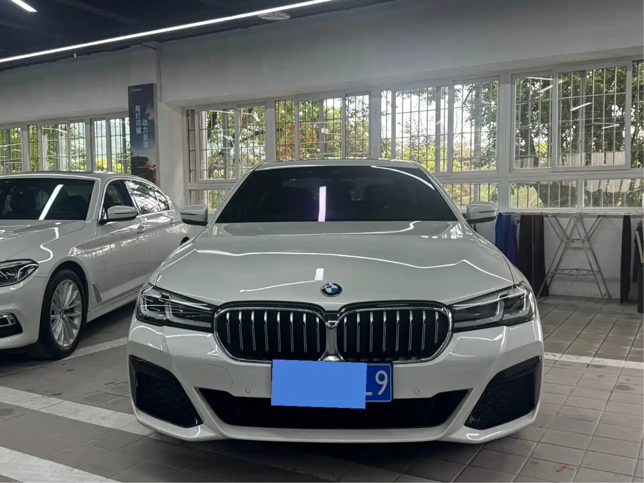 BMW 5 Series 2022 530Li Leading M Sport Package фото 2
