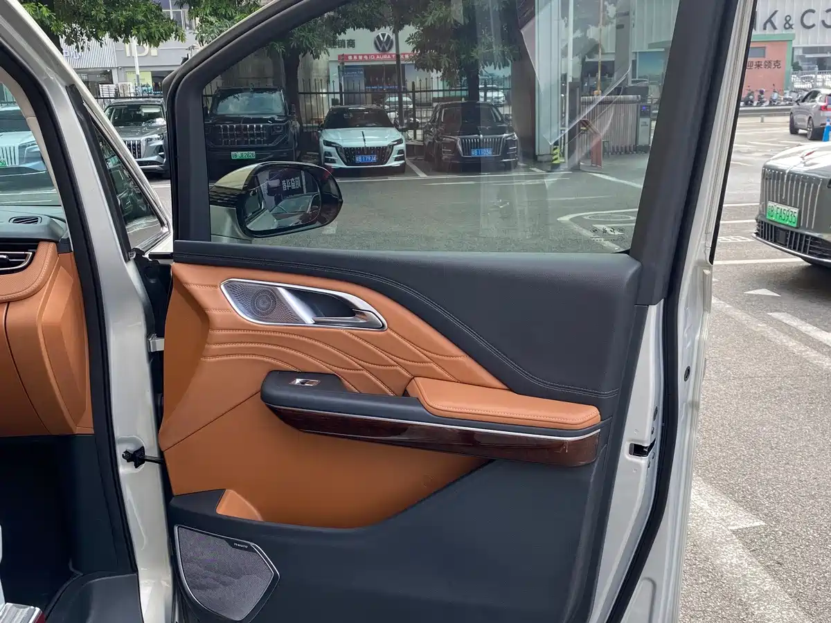 Hongqi HQ9 2022 2023 2.0T Smart Connect Flagship