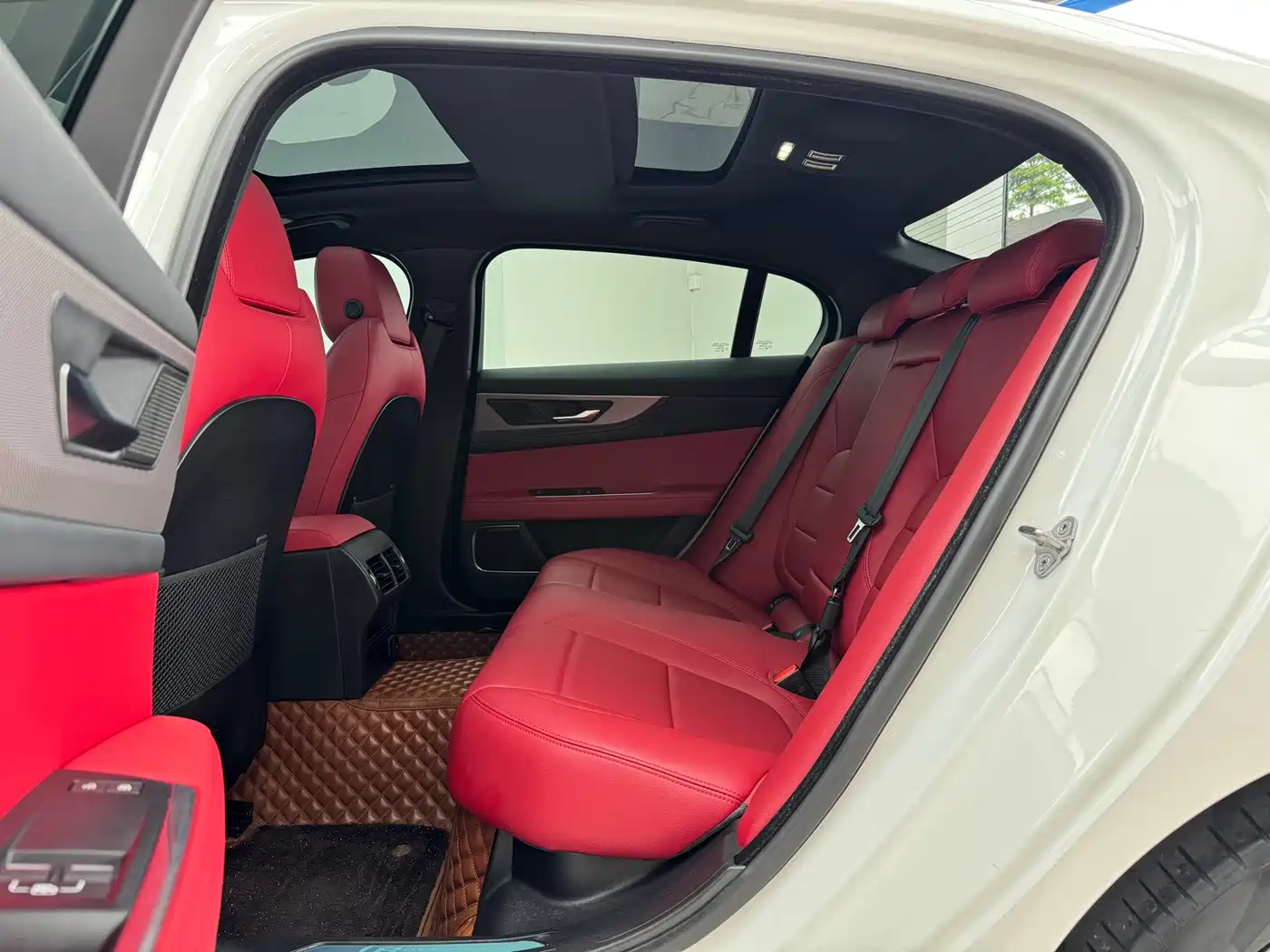 JAGUAR XEL