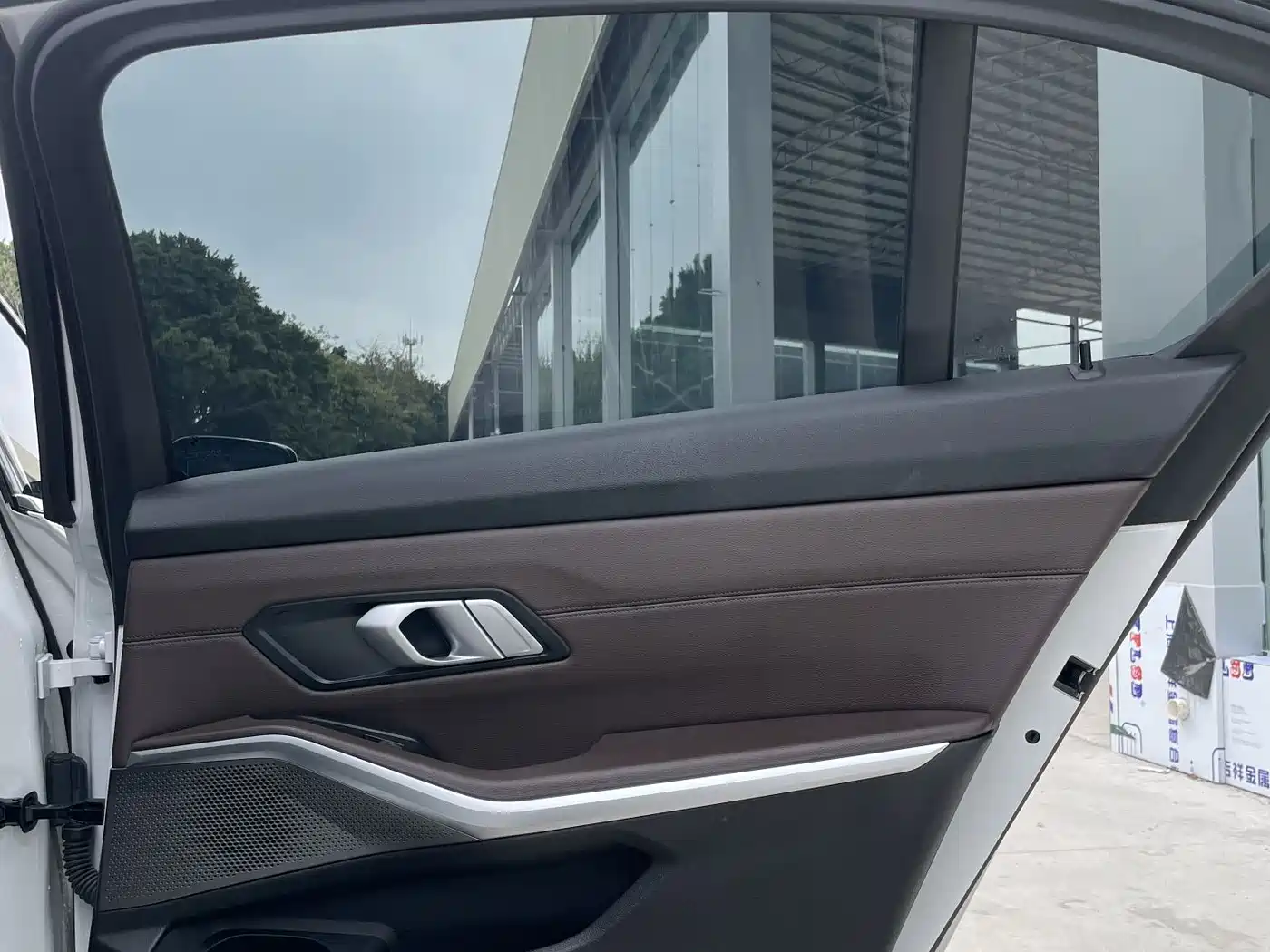 BMW 3 Series 2023 320Li M Sport Package фото 27