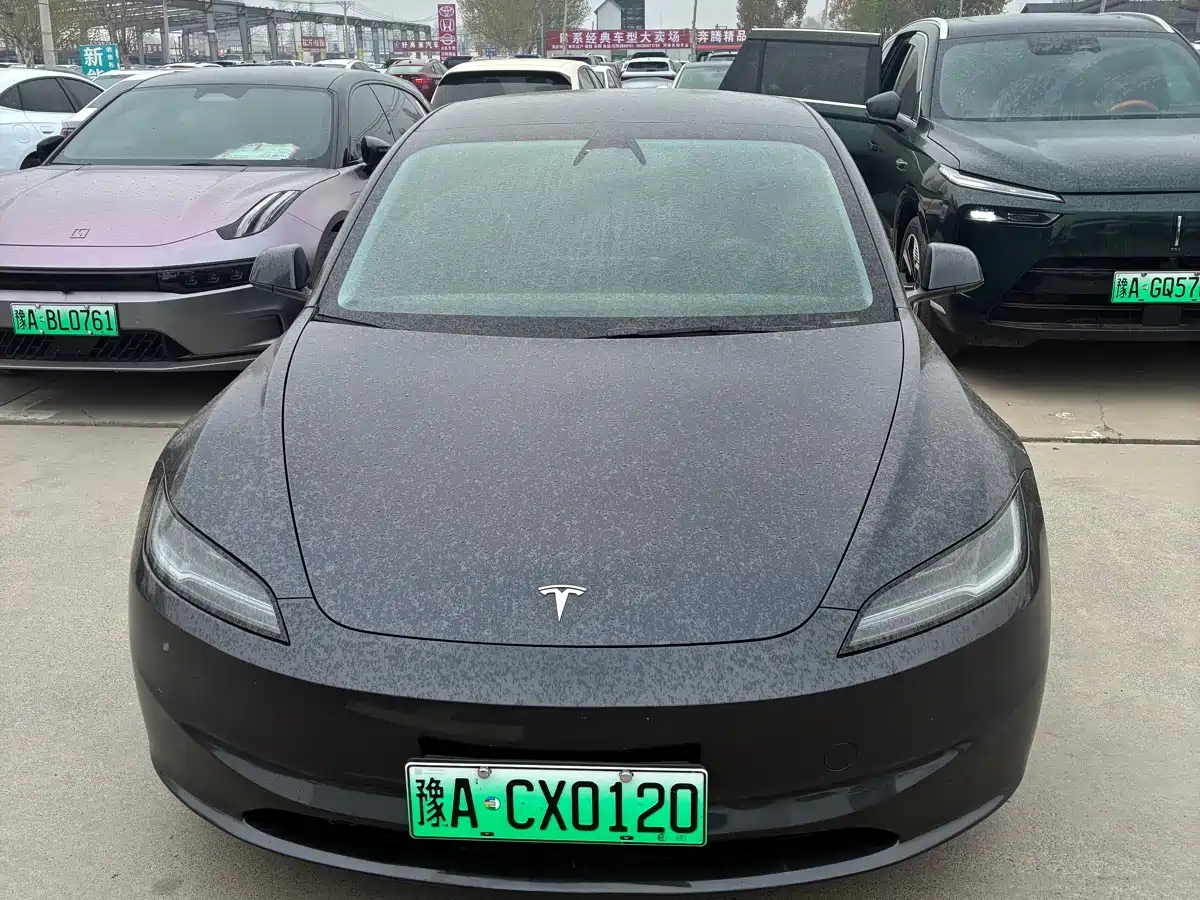 TESLA MODEL 3