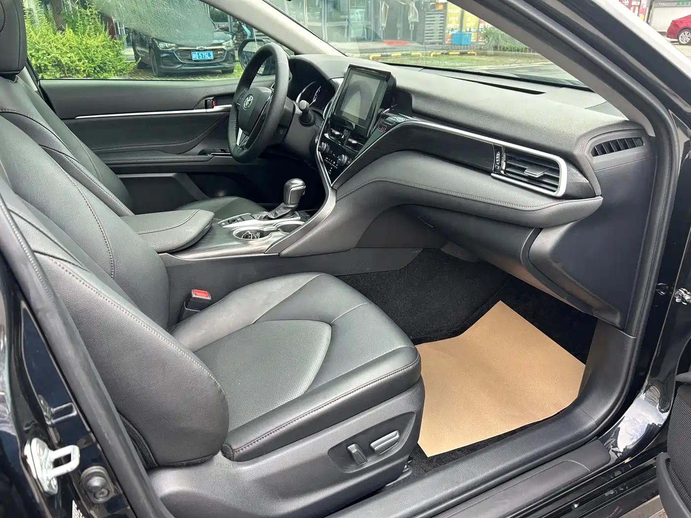 Photo 18 - Toyota Camry