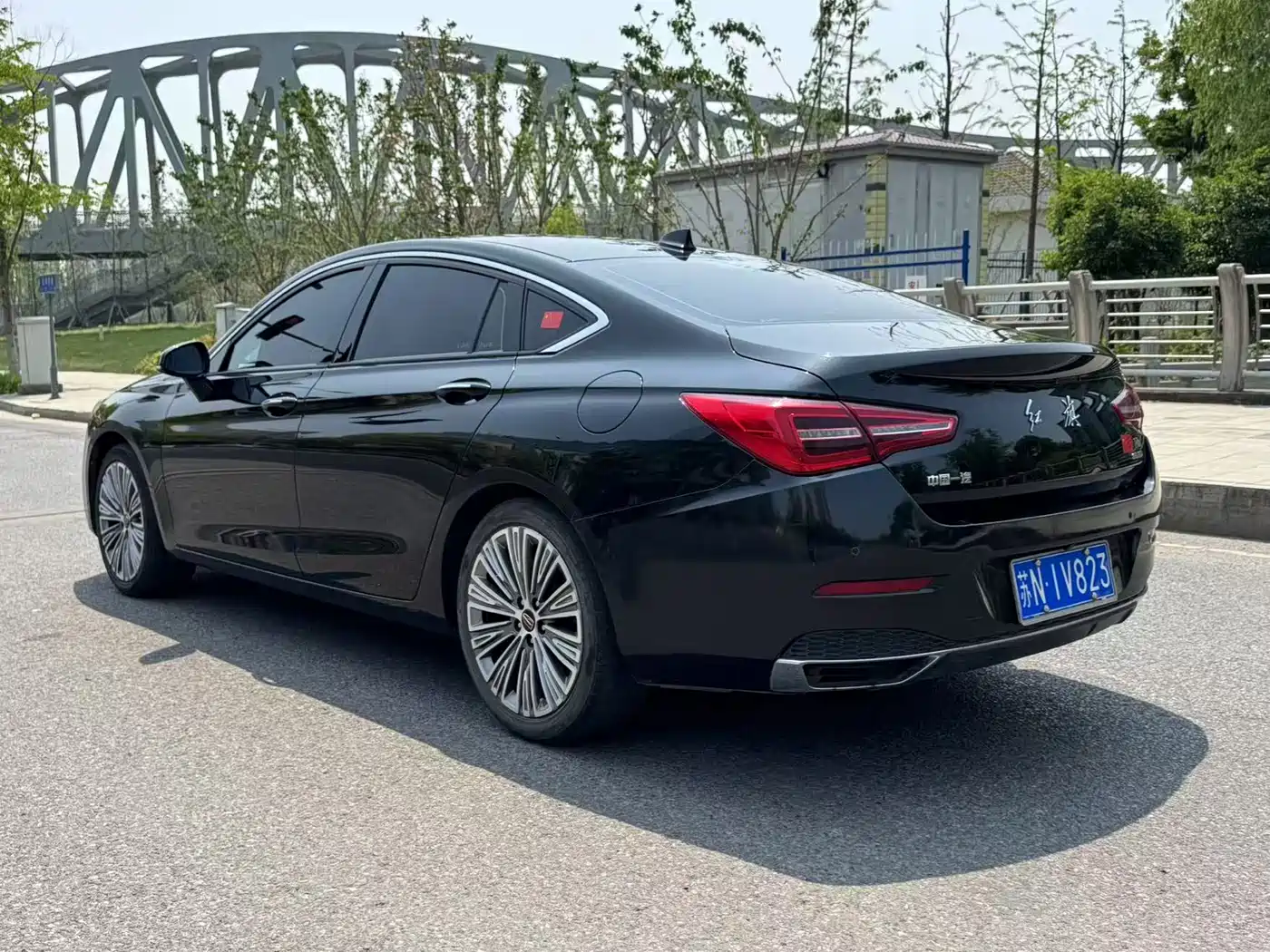 Hongqi H5 2022 Classic 1.8T Auto Smart Connect Flagship Comfort Edition фото 7