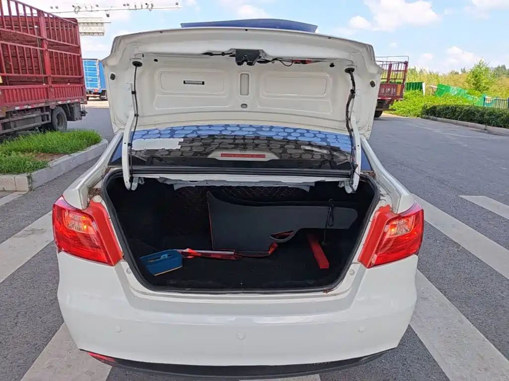 Changan Yuexiang V3 2018 2015 1.4L Manual Cozy (China V)