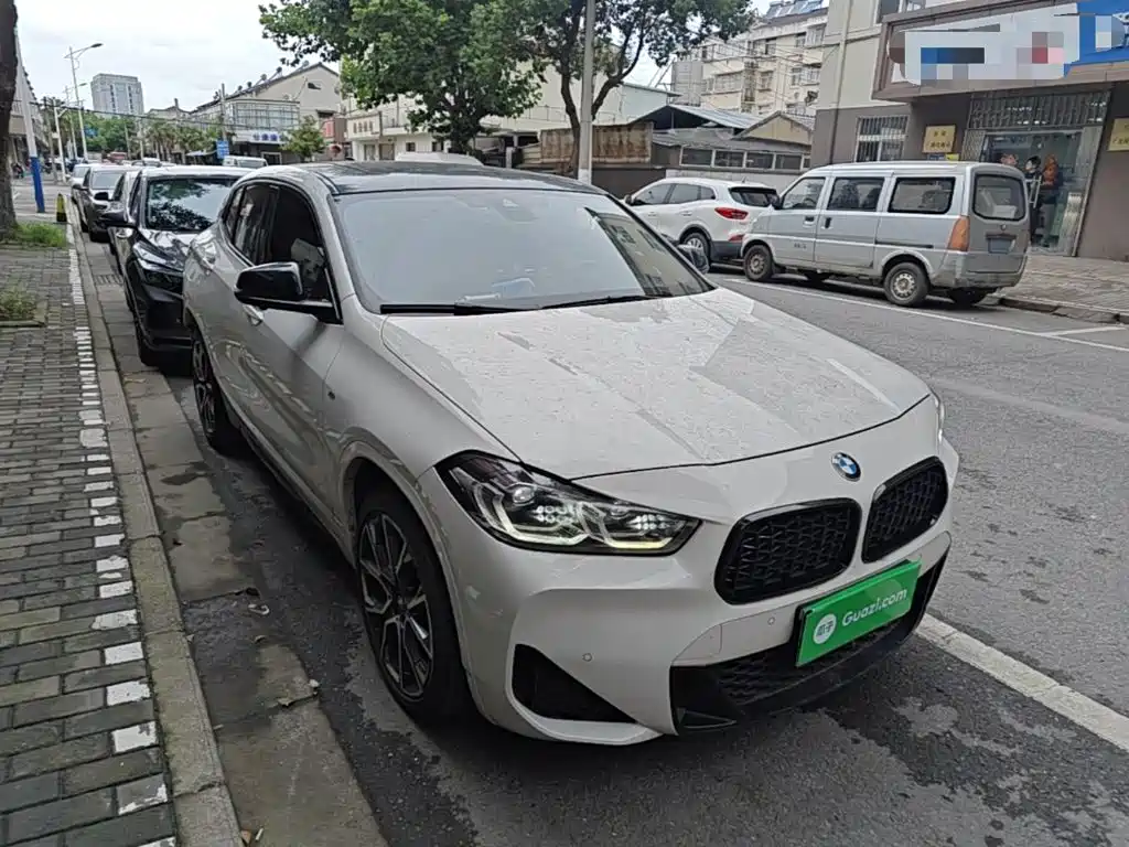 Photo 4 - BMW X2