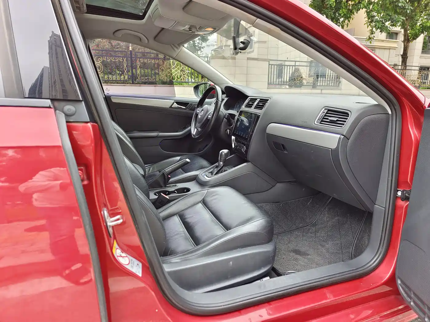 Volkswagen Sagitar 2012 1.4TSI Automatic Luxury фото 10
