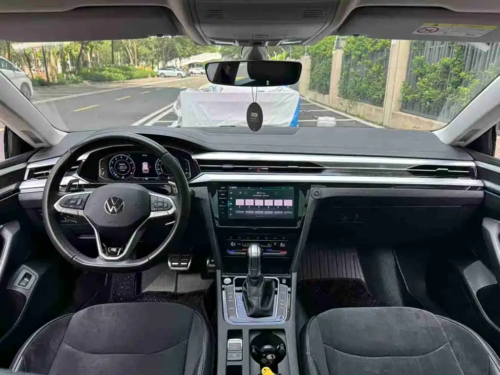 Volkswagen FAW-Volkswagen CC 2021 Shooting Brake 330TSI Hunter Edition фото 7