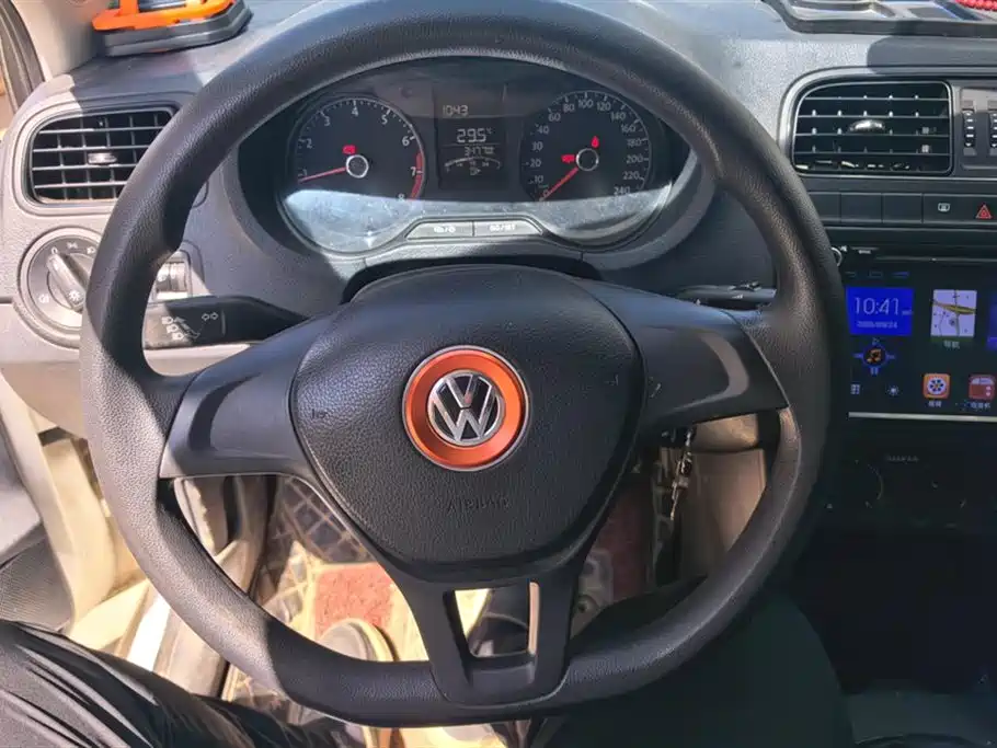 Volkswagen Polo 2016 1.4L Manual Trend фото 15