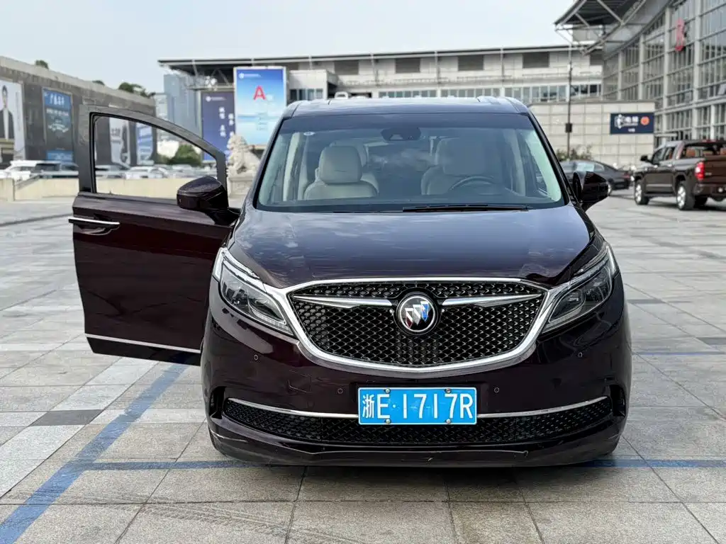 Фото 16 - Buick GL8