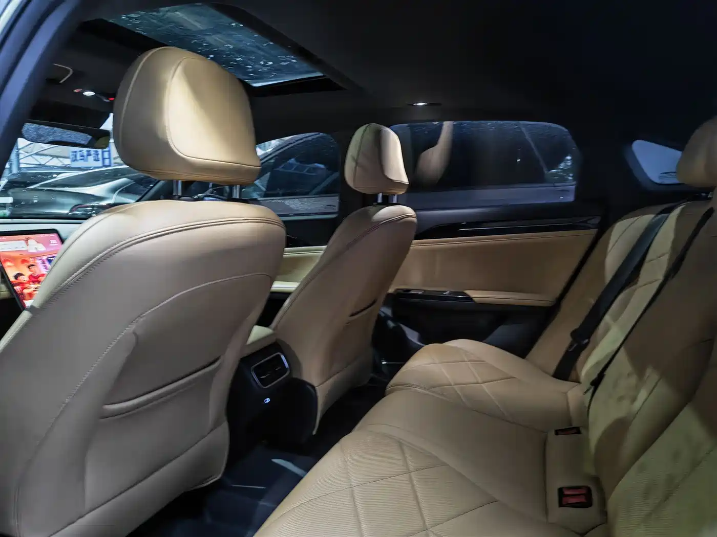 Geely Galaxy Galaxy L6 2024 125km PLUS Soaring Dragon Edition фото 6
