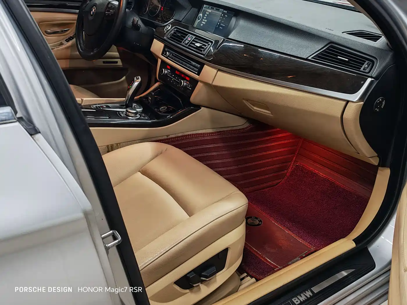 BMW 5 Series 2011 523Li Luxury фото 5