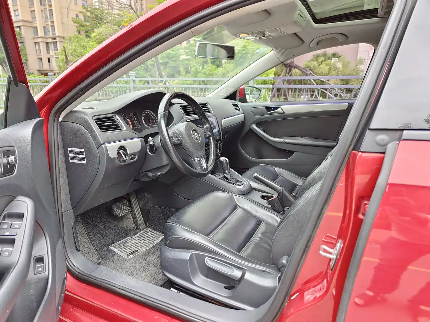 Volkswagen Sagitar 2012 1.4TSI Automatic Luxury фото 8