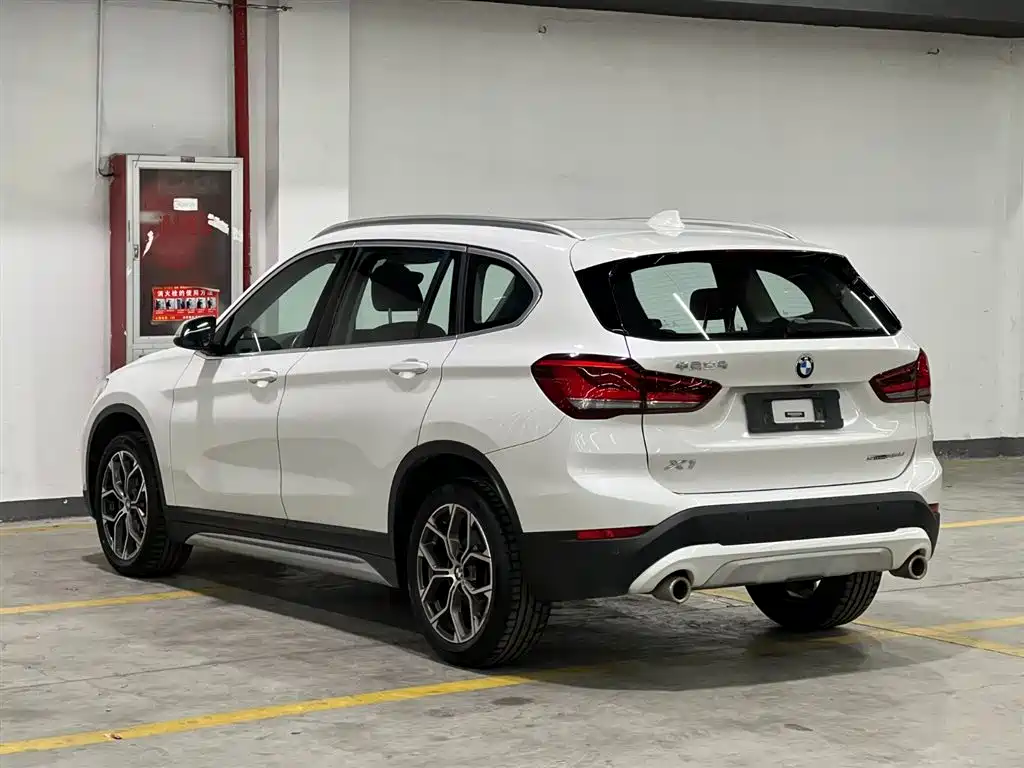 BMW X1 2022 sDrive20Li Fashion фото 4