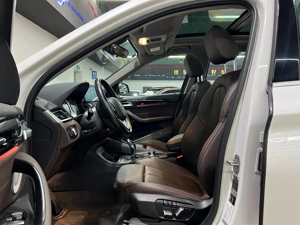 BMW X1 2022 sDrive20Li Fashion фото 9