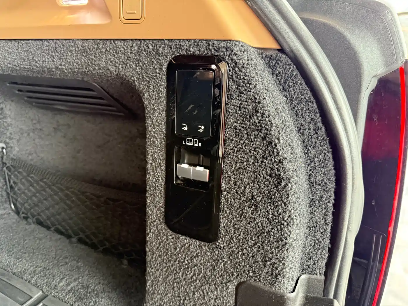 Land Rover Range Rover 2023 3.0 L6 360PS Golden Age Edition фото 19