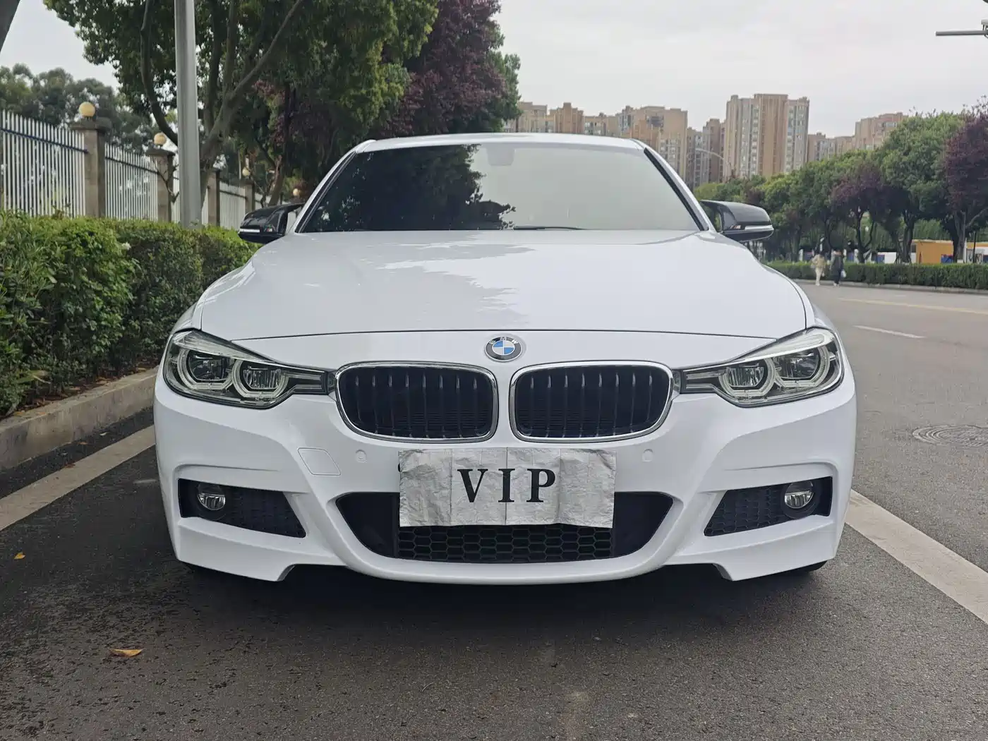 BMW 3 Series 2017 320i M Sport фото 2