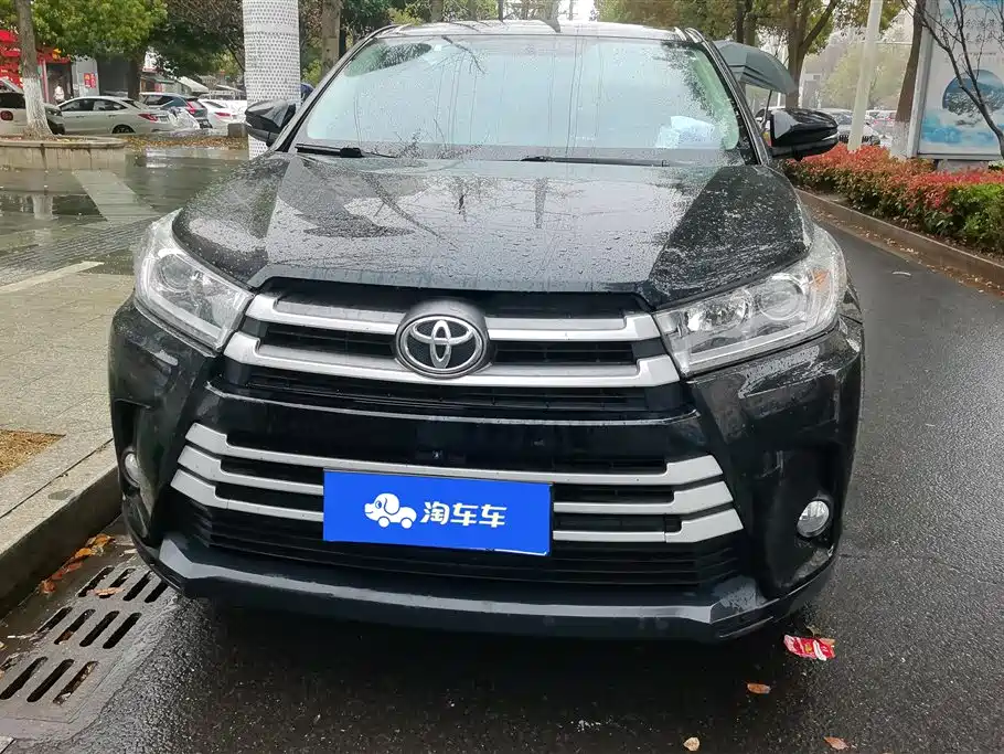 TOYOTA HIGHLANDER