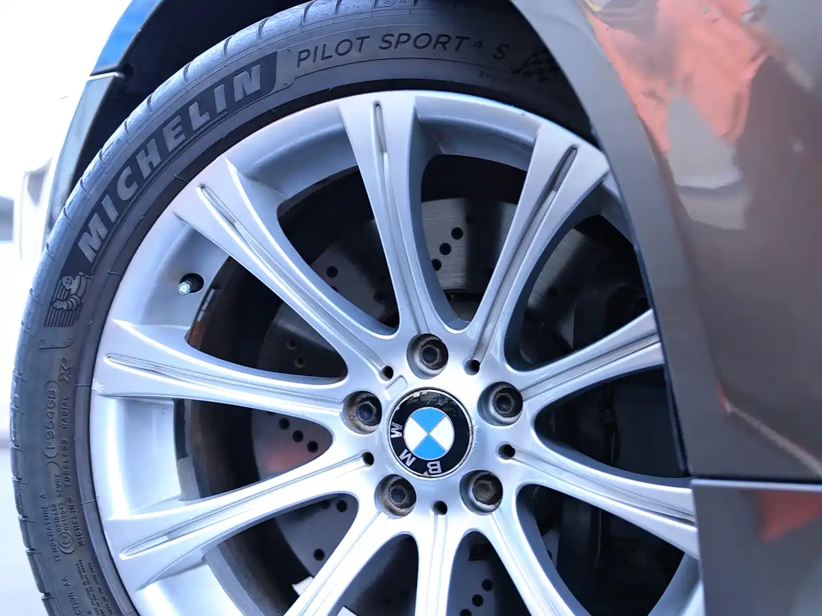 BMW M5 2005 Model M5 фото 11