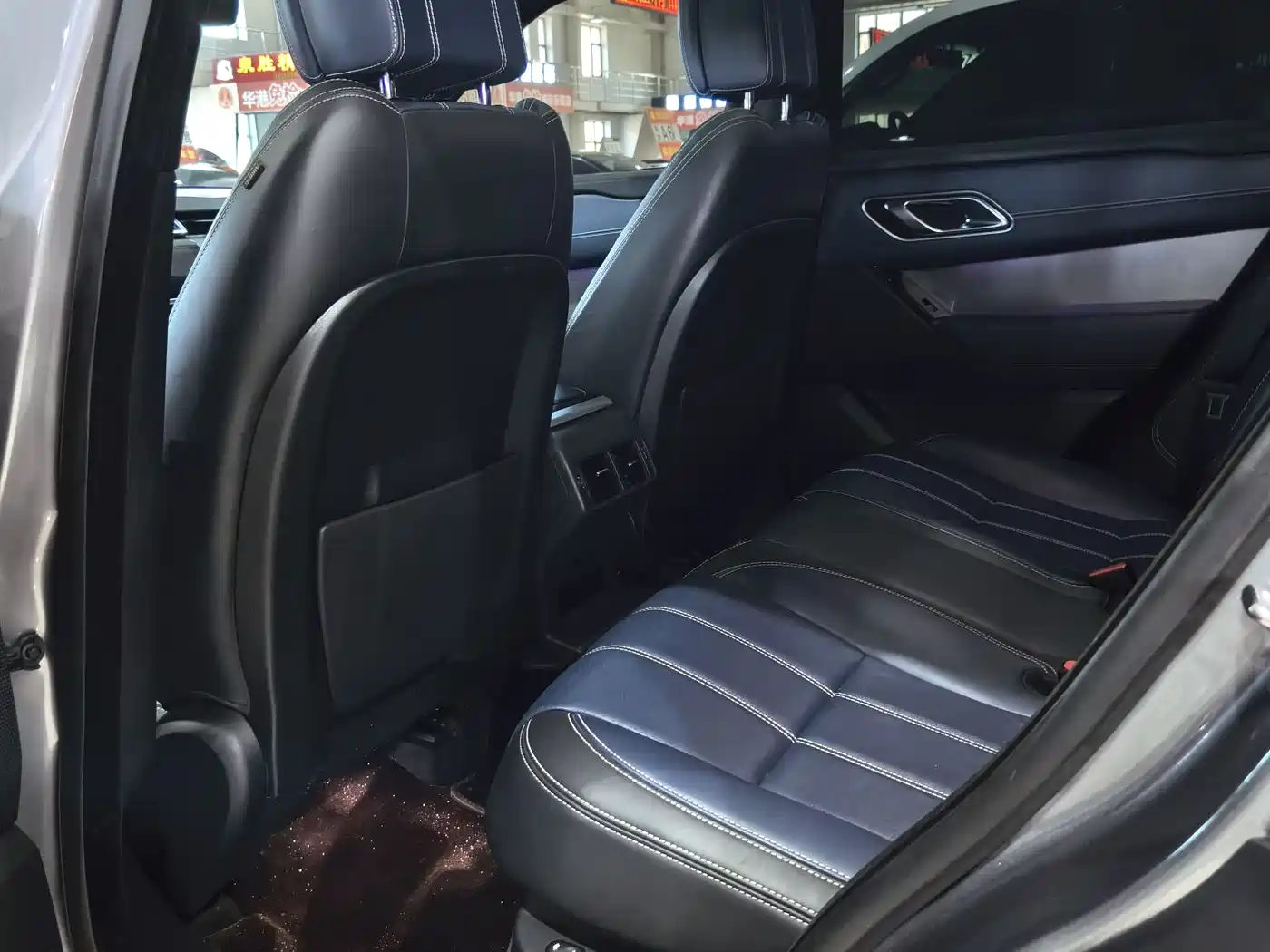 Land Rover Range Rover Velar 2022 250PS Golden Collector's Edition фото 6
