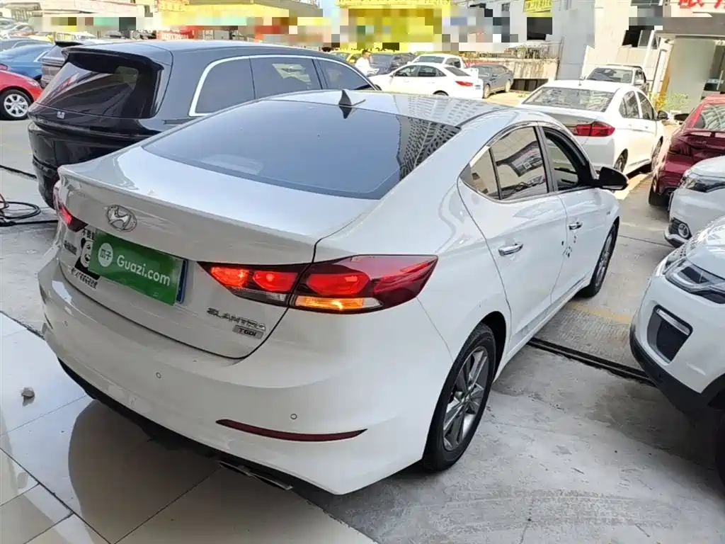 Hyundai Elantra 2016 1.4T DCT Dynamic·Elite Edition фото 7