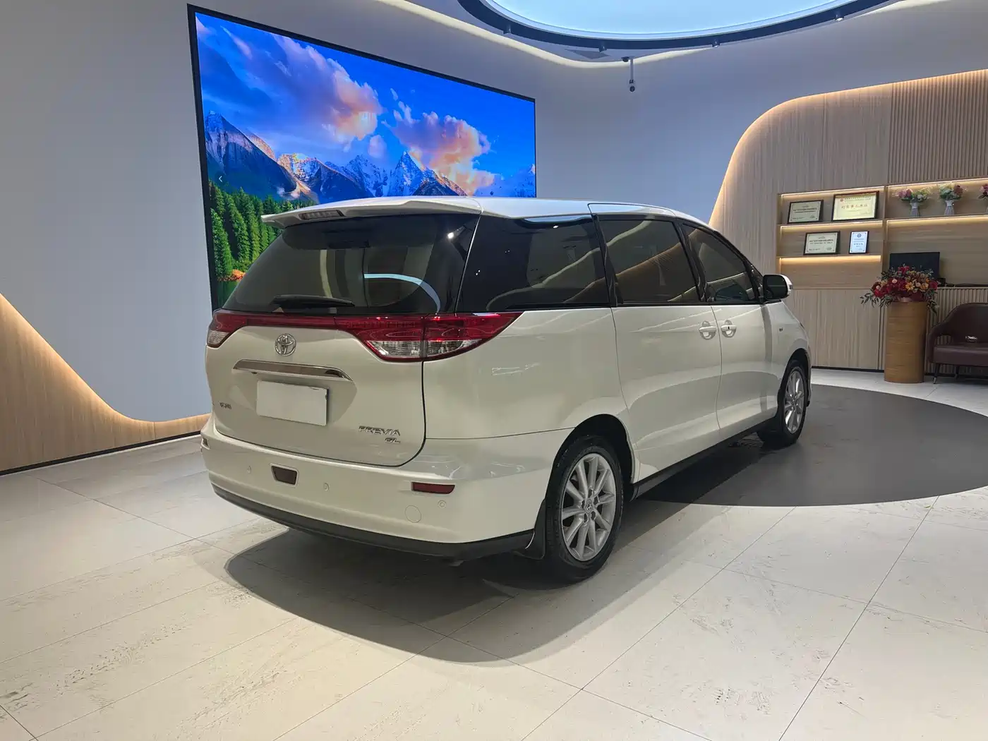 Toyota Previa 2012 2.4L 7-Seater Luxury Edition фото 4