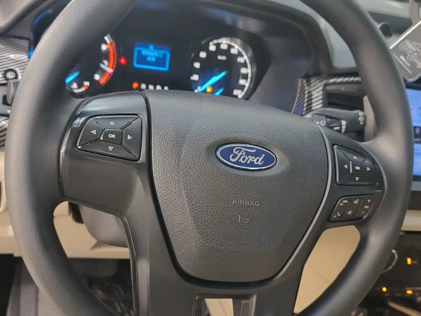 Ford Everest 2018 2017 2.0T Gasoline Automatic 4WD Luxury Edition 5-Seater