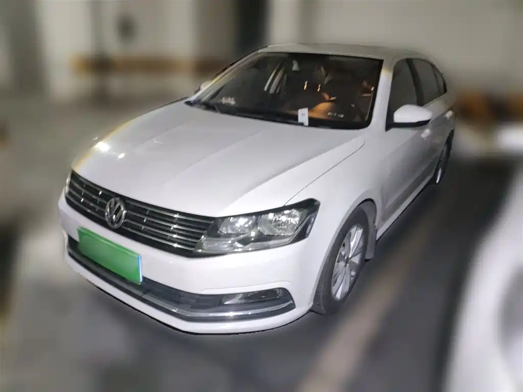 Volkswagen Lavida 2017 1.6L Automatic Comfort Edition фото 2