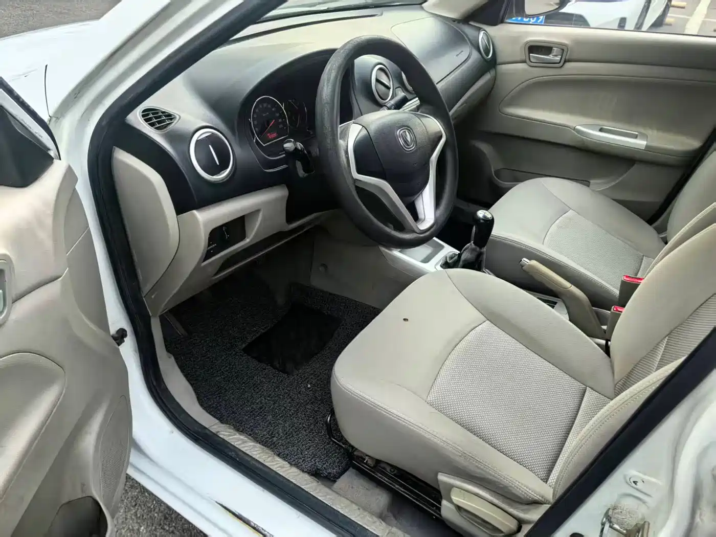 CHANG'AN YUEXIANG V3