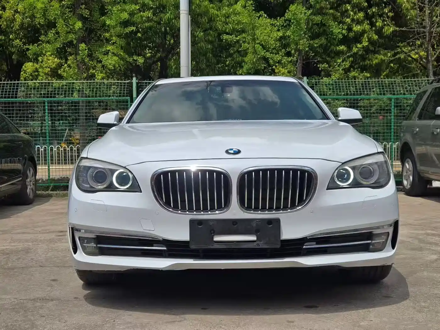 BMW 7 Series 2011 740Li Steinway Limited Edition фото 2