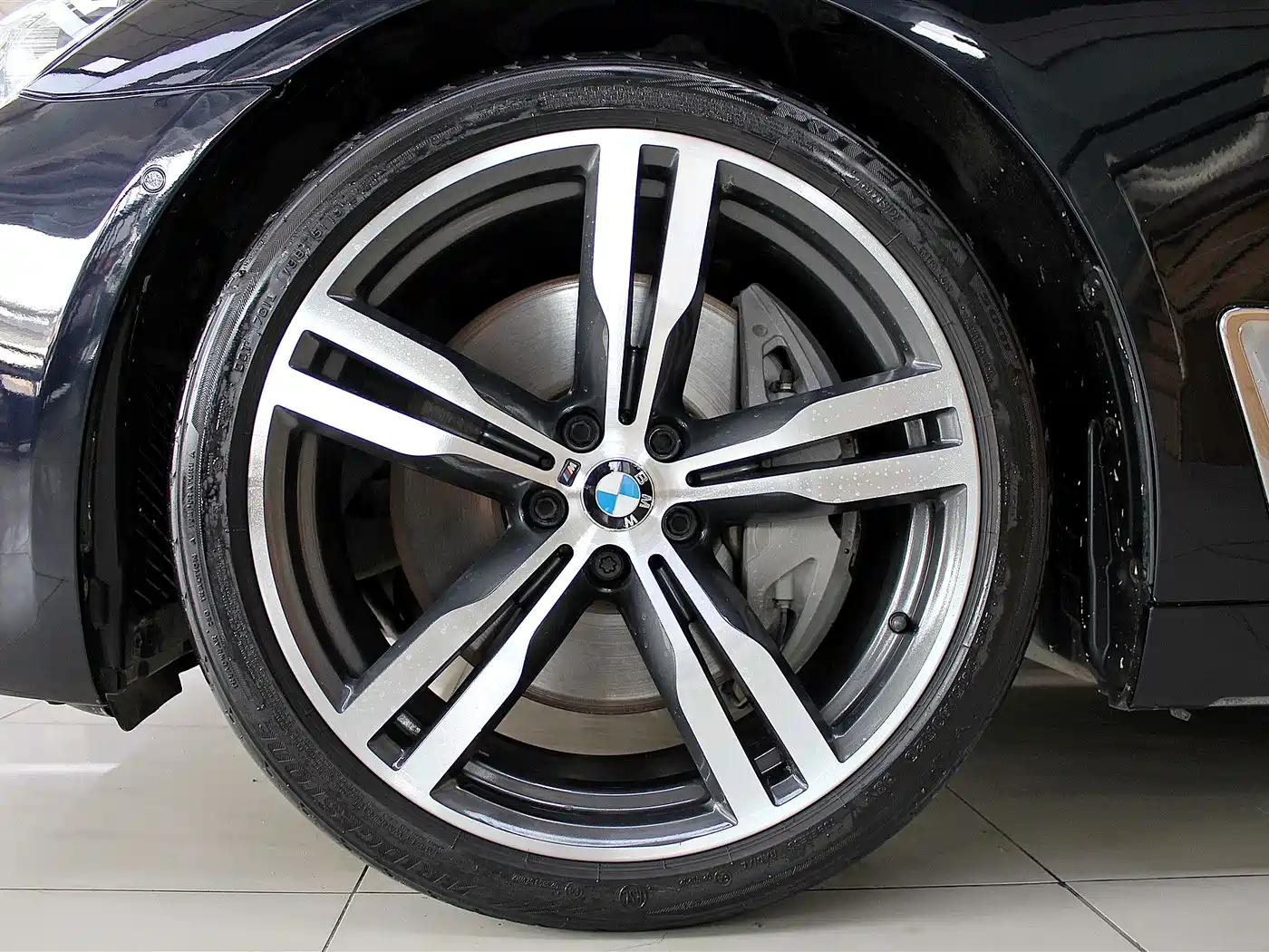 BMW 7 Series 2018 750Li xDrive M Sport Package фото 21