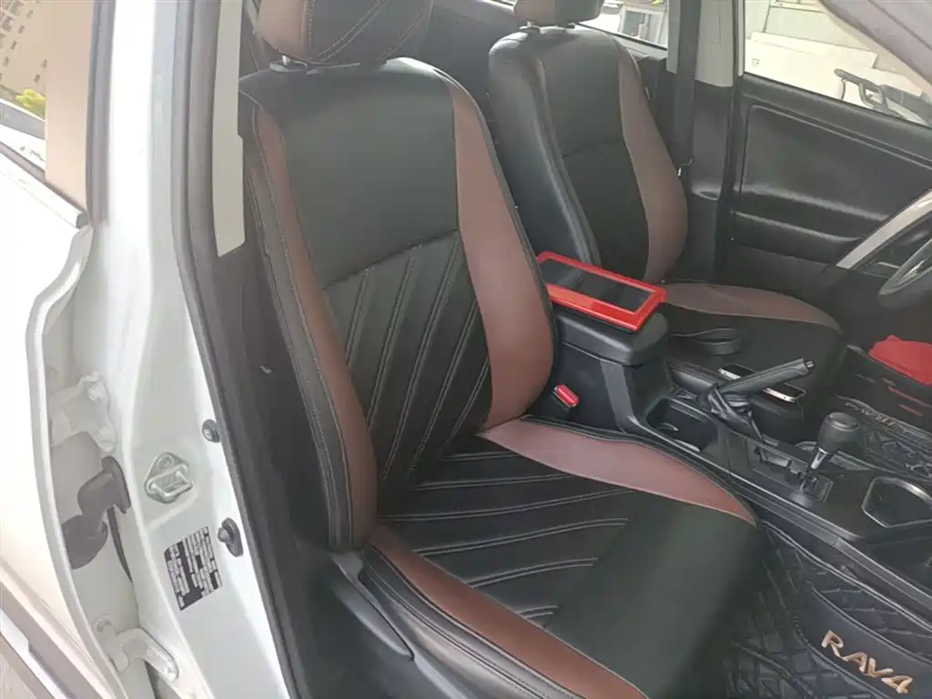 Toyota RAV4 Rongfang 2019 2.0L CVT 2WD Style X Limited Edition China VI фото 25