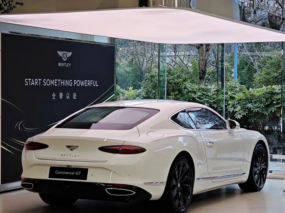 Bentley Continental Plug-in Hybrid 2026 GT Base Model фото 10