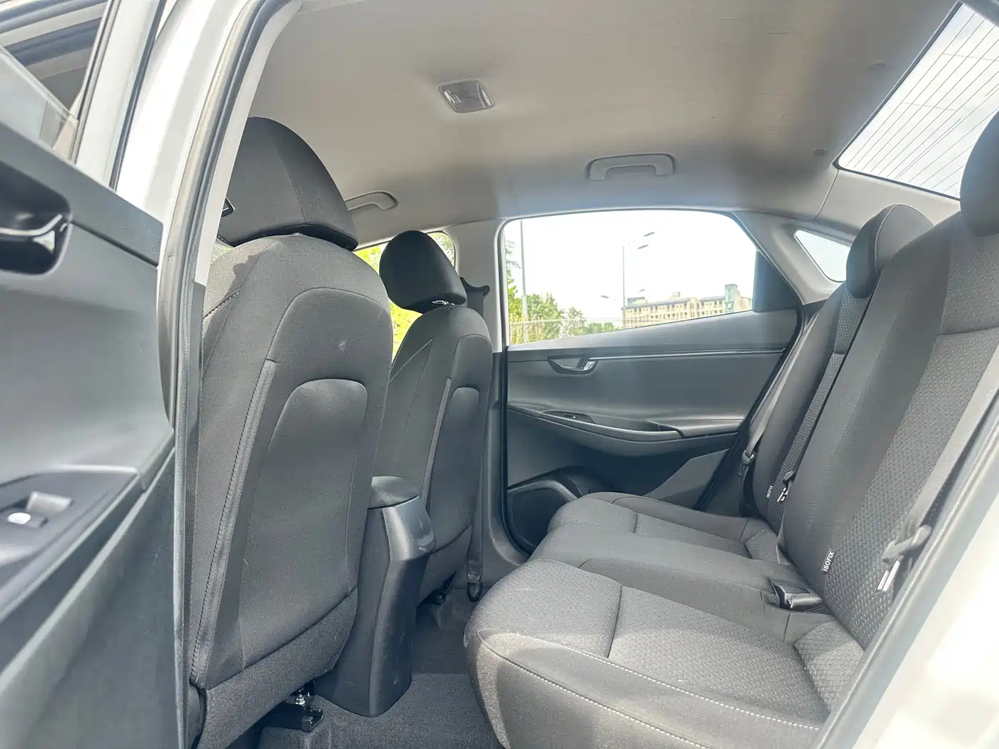 Hyundai Elantra 2018 1.6L Automatic Pleasing Edition GL China VI фото 31