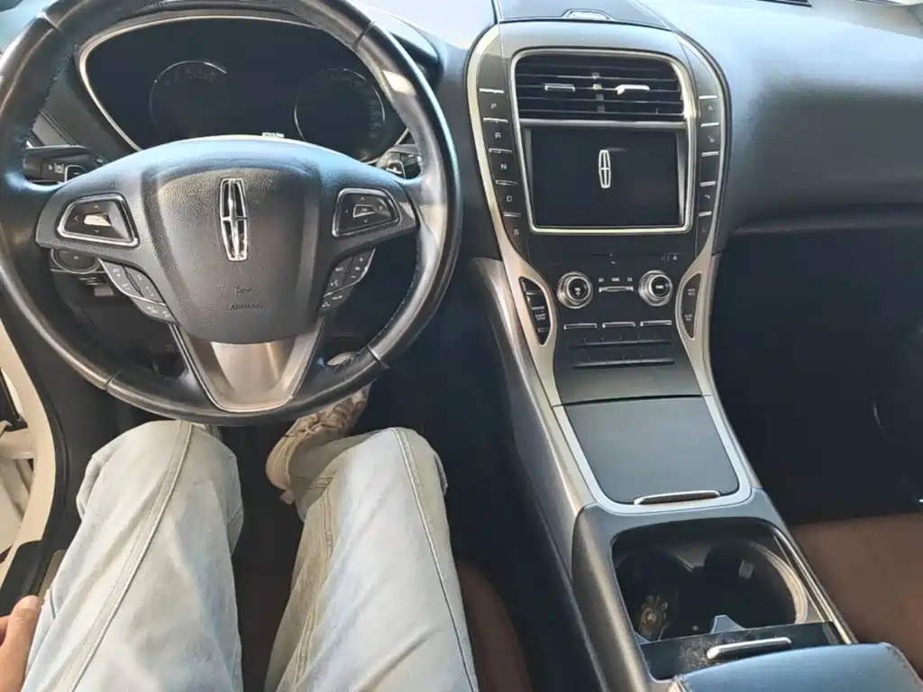 صورة 10 - Lincoln MKX