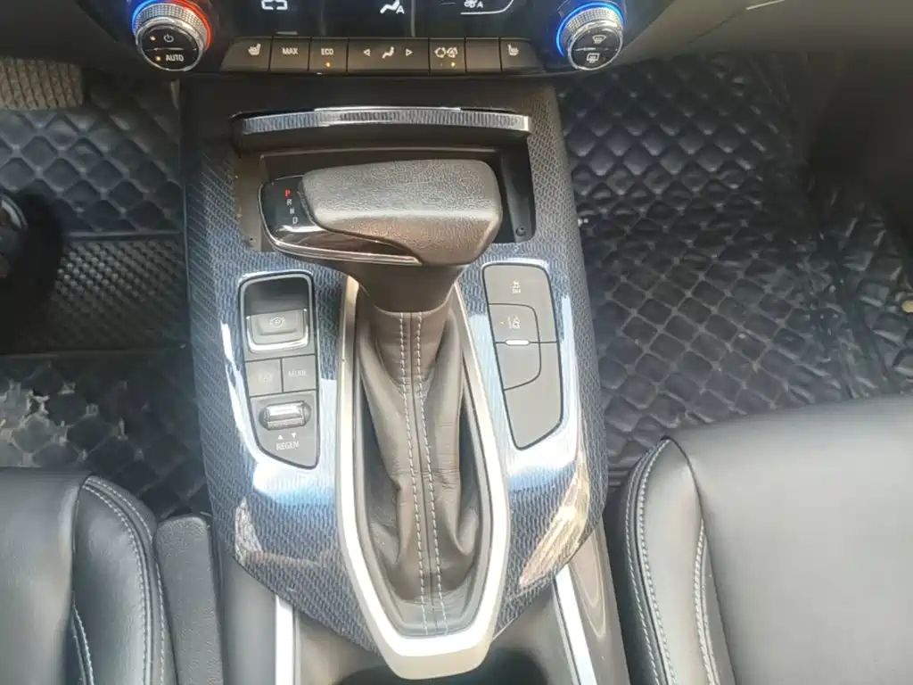 صورة 14 - Chevrolet Menlo