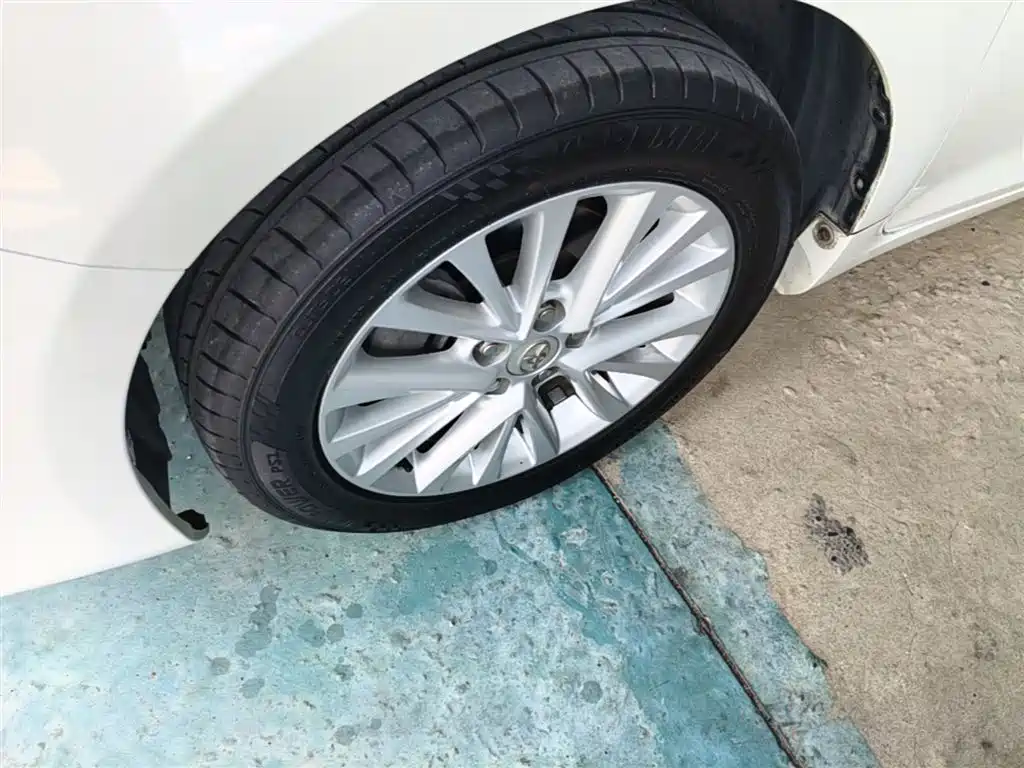 Toyota Camry 2015 2.5G Luxury Navigation Edition фото 23
