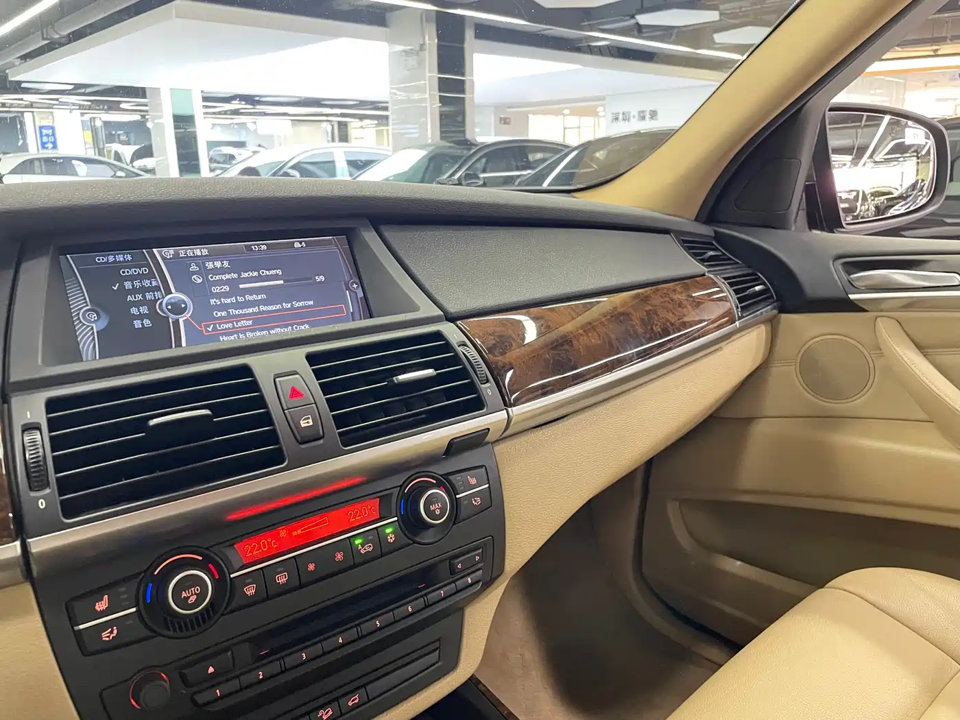 BMW X5 (Import) 2011 xDrive35i Leading Edition фото 21