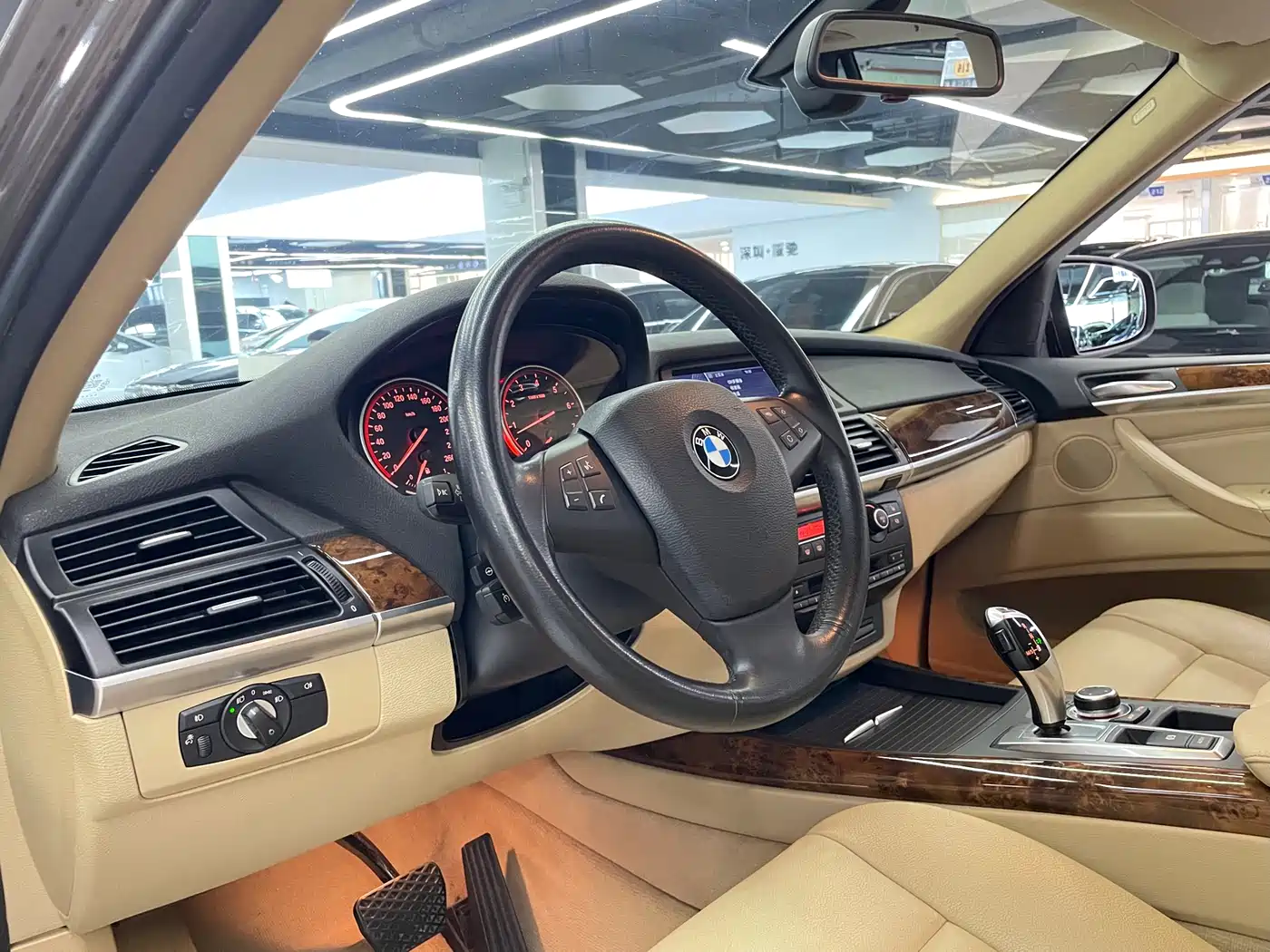 BMW X5 (Import) 2011 xDrive35i Leading Edition фото 14