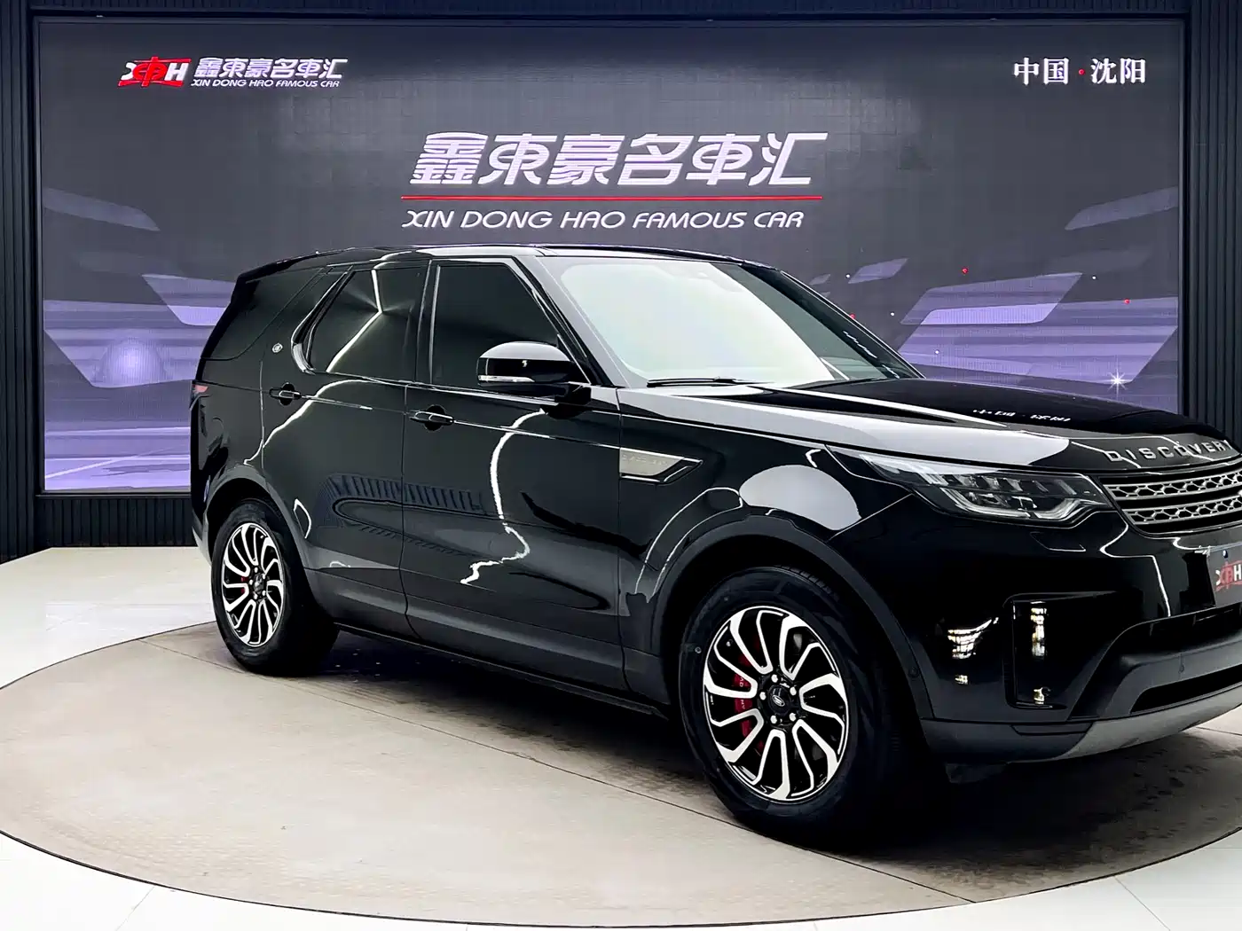 Land Rover Discovery 2018 3.0 SC V6 SE фото 3